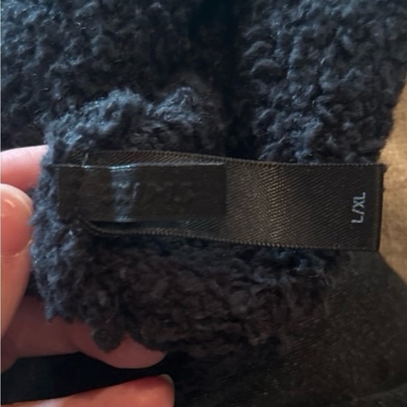 Skims Tank Top Cozy Knit Shirt - Picture 4 of 4